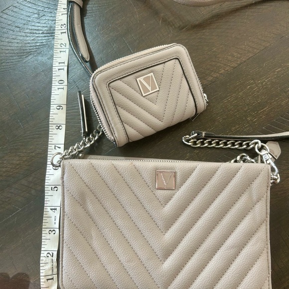Elegant Beige Quilted Crossbody Bag and wallet - Picture 1 of 4